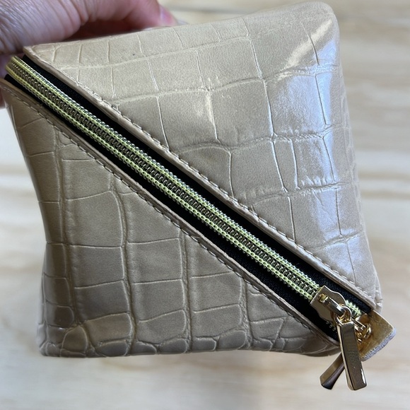 Travel Makeup Bag,Cosmetic Bag for Women, Portable Pouch, Flat Open Toiletry Bag - Picture 4 of 9